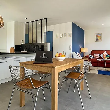 Homey Montaigne - New - A 1 Min à Pied Du D'annecy - 2 Balcons Privés - Avec 2 Chambres - Stationnement Gratuit Toute L'année Sauf En été - Juin à Août Appartement *